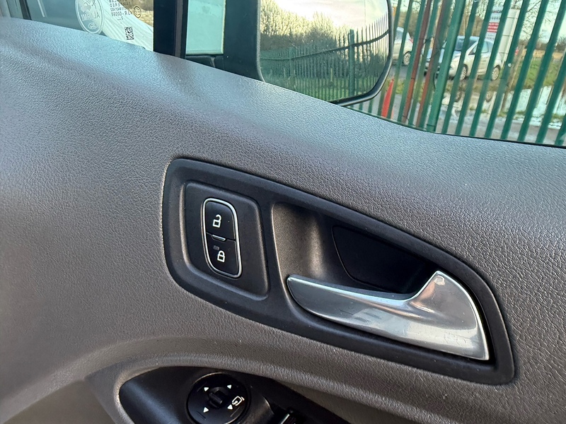 Ford 1.5 250 EcoBlue Limited Panel Van 5dr Diesel Manual L2 Euro 6 (s/s) (100 ps)