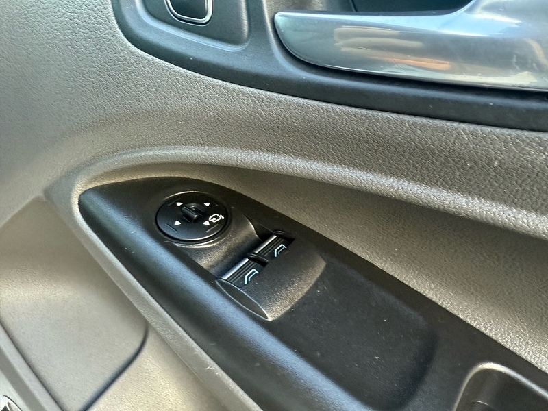 Ford 1.5 250 EcoBlue Limited Panel Van 5dr Diesel Manual L2 Euro 6 (s/s) (100 ps)