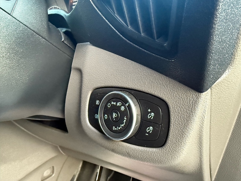 Ford 1.5 250 EcoBlue Limited Panel Van 5dr Diesel Manual L2 Euro 6 (s/s) (100 ps)