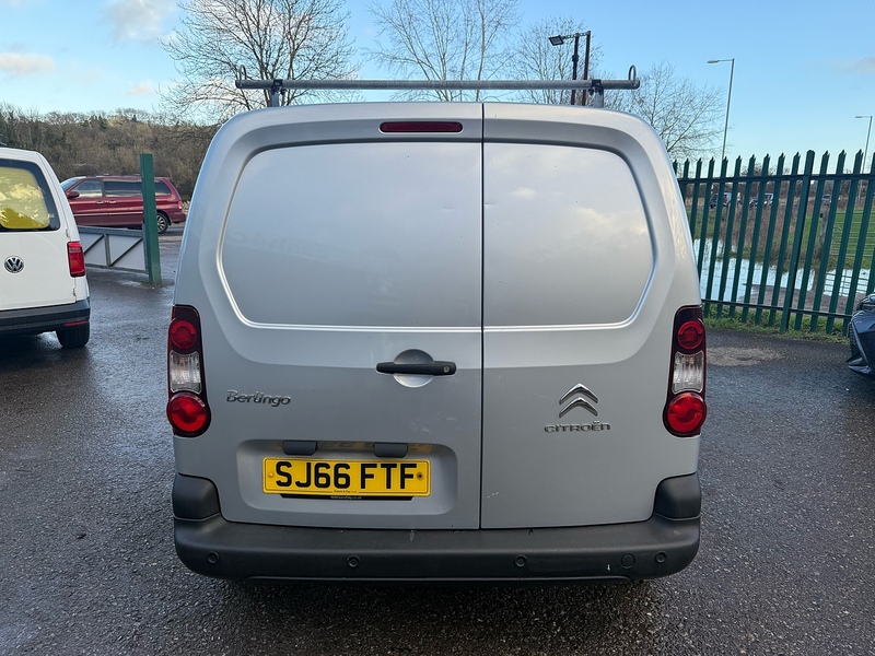 Citroen No Standard Specification or Optional Extras.