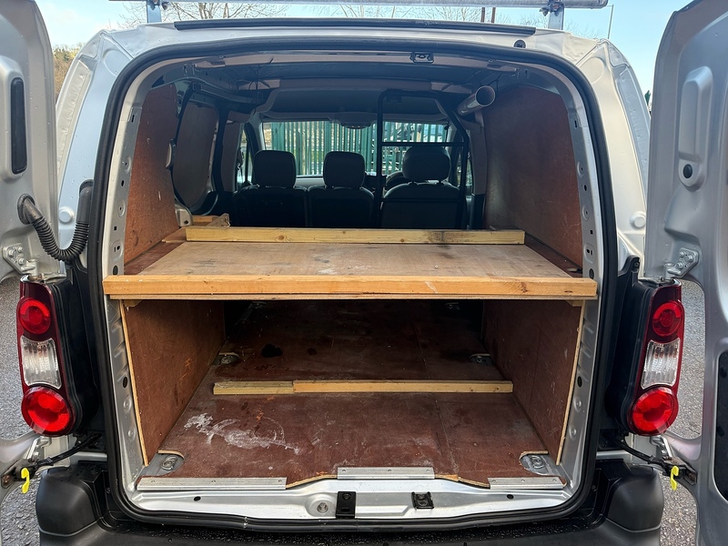 Citroen No Standard Specification or Optional Extras.