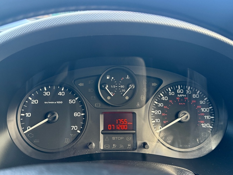 Citroen No Standard Specification or Optional Extras.