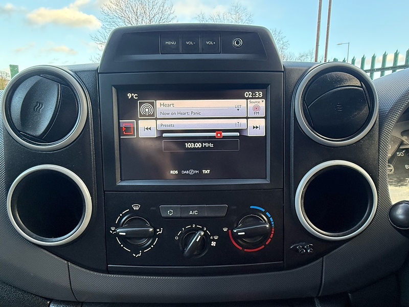 Citroen No Standard Specification or Optional Extras.