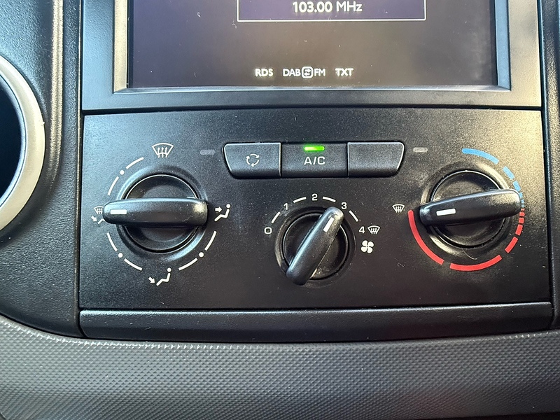 Citroen No Standard Specification or Optional Extras.