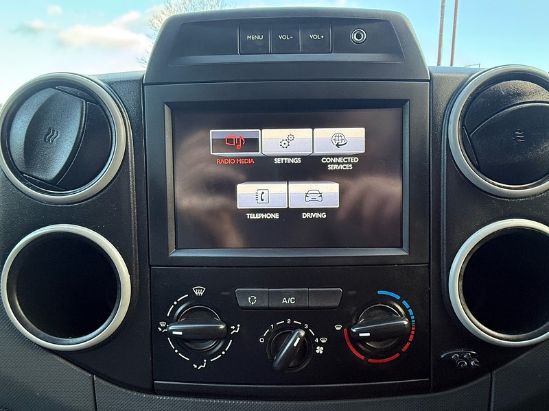 Citroen No Standard Specification or Optional Extras.