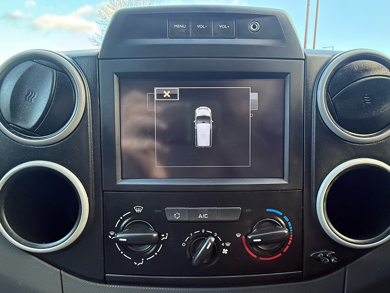 Citroen No Standard Specification or Optional Extras.