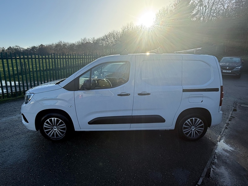 Vauxhall 1.5 Turbo D 2000 Sportive Panel Van 5dr Diesel Manual L1 H1 Euro 6 (100 ps)