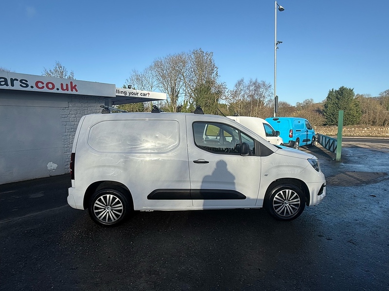 Vauxhall 1.5 Turbo D 2000 Sportive Panel Van 5dr Diesel Manual L1 H1 Euro 6 (100 ps)