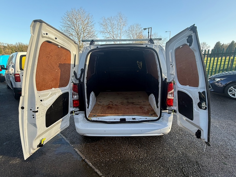 Vauxhall 1.5 Turbo D 2000 Sportive Panel Van 5dr Diesel Manual L1 H1 Euro 6 (100 ps)