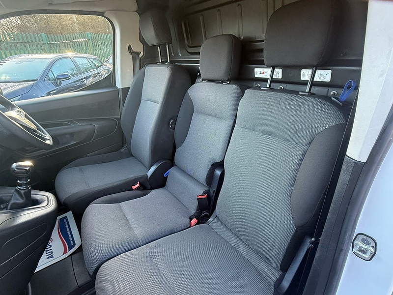 Vauxhall 1.5 Turbo D 2000 Sportive Panel Van 5dr Diesel Manual L1 H1 Euro 6 (100 ps)