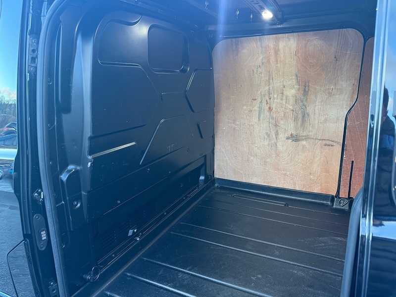 Ford 2.0 300 EcoBlue Limited Panel Van 5dr Diesel Manual L2 H1 Euro 6 (s/s) (130 ps)