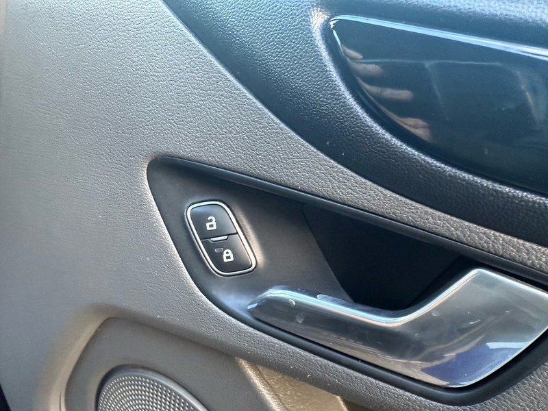 Ford 2.0 300 EcoBlue Limited Panel Van 5dr Diesel Manual L2 H1 Euro 6 (s/s) (130 ps)