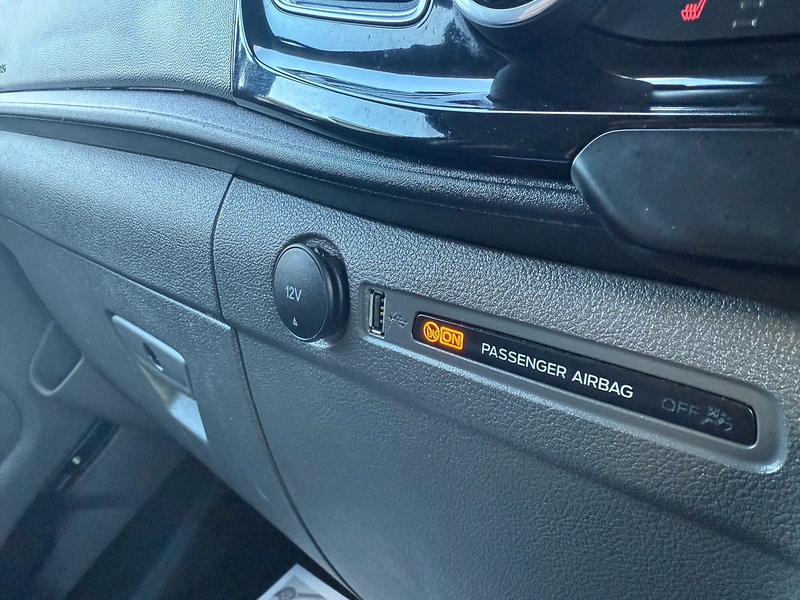 Ford 2.0 300 EcoBlue Limited Panel Van 5dr Diesel Manual L2 H1 Euro 6 (s/s) (130 ps)