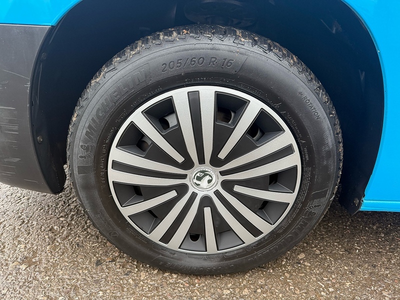 Vauxhall 1.5 Turbo D 2300 Edition Panel Van 6dr Diesel Manual L2 H1 Euro 6 (s/s) (100 ps)
