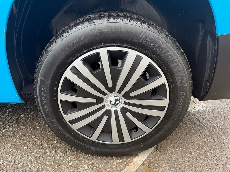 Vauxhall 1.5 Turbo D 2300 Edition Panel Van 6dr Diesel Manual L2 H1 Euro 6 (s/s) (100 ps)