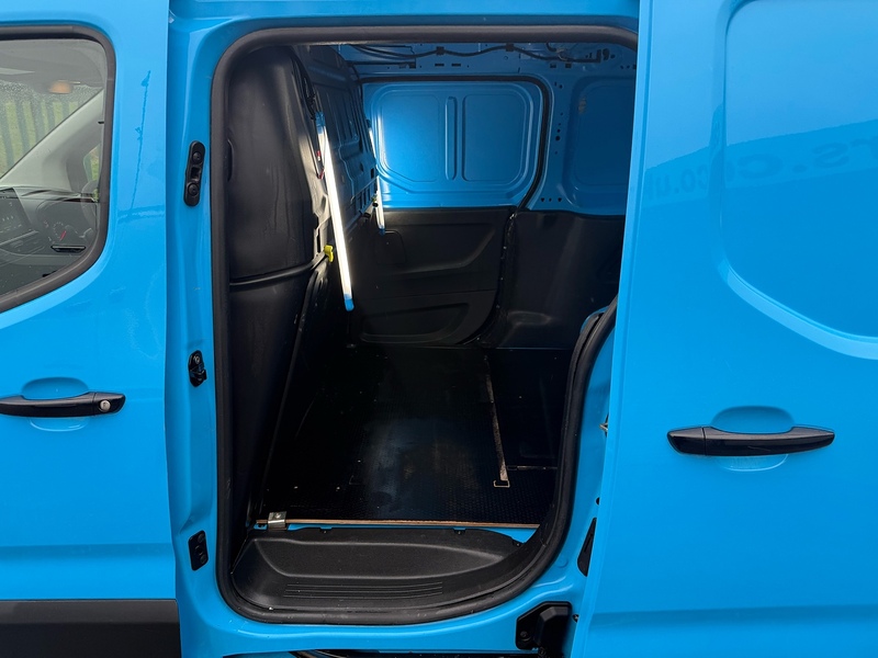 Vauxhall 1.5 Turbo D 2300 Edition Panel Van 6dr Diesel Manual L2 H1 Euro 6 (s/s) (100 ps)