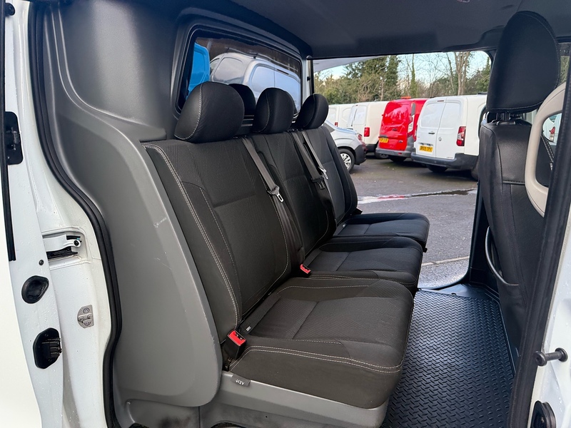 Renault 1.6 dCi ENERGY 27 Sport Crew Van Double Cab 5dr Diesel Manual SWB Euro 5 (s/s) (120 ps)