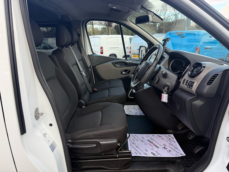 Renault 1.6 dCi ENERGY 27 Sport Crew Van Double Cab 5dr Diesel Manual SWB Euro 5 (s/s) (120 ps)