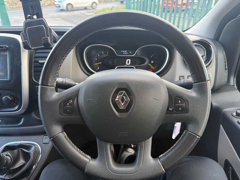 Renault 1.6 dCi ENERGY 27 Sport Crew Van Double Cab 5dr Diesel Manual SWB Euro 5 (s/s) (120 ps)