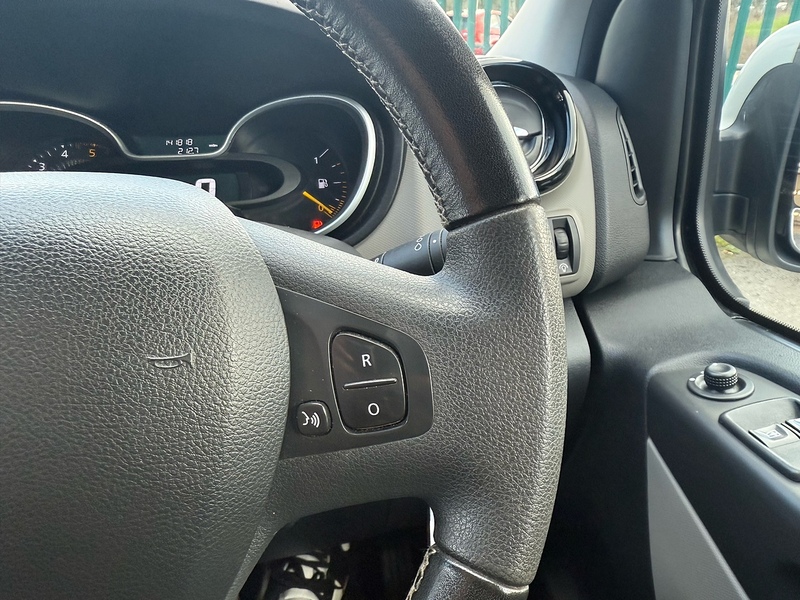 Renault 1.6 dCi ENERGY 27 Sport Crew Van Double Cab 5dr Diesel Manual SWB Euro 5 (s/s) (120 ps)