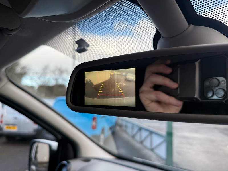 Renault 1.6 dCi ENERGY 27 Sport Crew Van Double Cab 5dr Diesel Manual SWB Euro 5 (s/s) (120 ps)