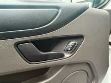 Ford Transit Custom 320 EcoBlue Leader 