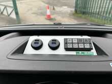 Ford Transit Custom 320 EcoBlue Leader 