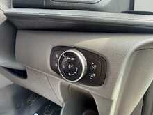 Ford Transit Custom 320 EcoBlue Leader 