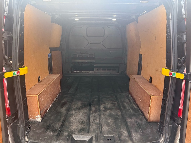 Ford 2.0 300 EcoBlue Limited Panel Van 5dr Diesel Manual L1 H1 Euro 6 (s/s) (130 ps)