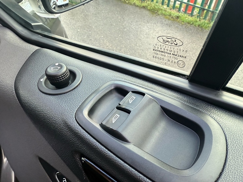 Ford 2.0 300 EcoBlue Limited Panel Van 5dr Diesel Manual L1 H1 Euro 6 (s/s) (130 ps)