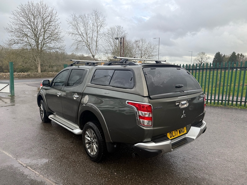 Mitsubishi 2.4 DI-D DC Barbarian Pickup Double Cab 4dr Diesel Auto 4WD Euro 6 (178 ps)