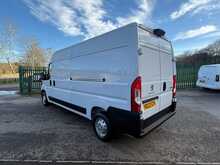 Peugeot Boxer BlueHDi 335 Professional 