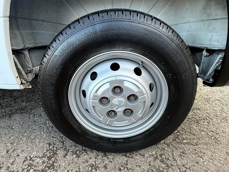 Peugeot 2.2 BlueHDi 335 Professional Panel Van 5dr Diesel Manual L3 H2 Euro 6 (s/s) (140 ps)