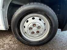 Peugeot Boxer BlueHDi 335 Professional 