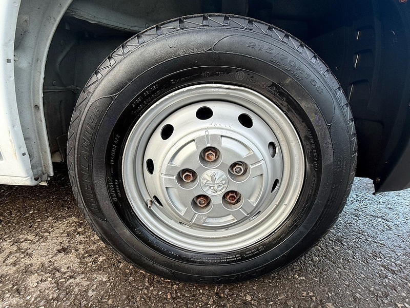 Peugeot 2.2 BlueHDi 335 Professional Panel Van 5dr Diesel Manual L3 H2 Euro 6 (s/s) (140 ps)