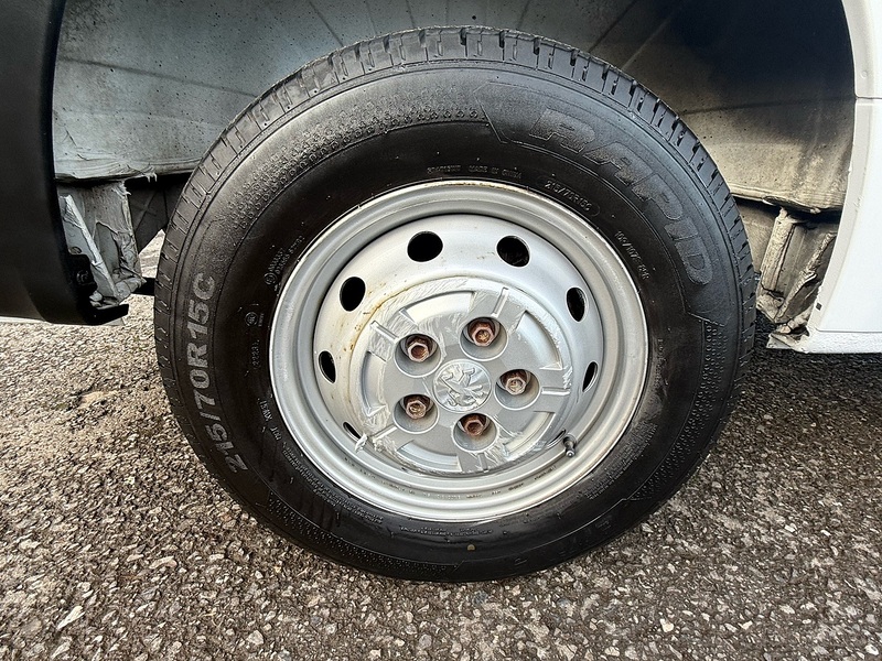 Peugeot 2.2 BlueHDi 335 Professional Panel Van 5dr Diesel Manual L3 H2 Euro 6 (s/s) (140 ps)