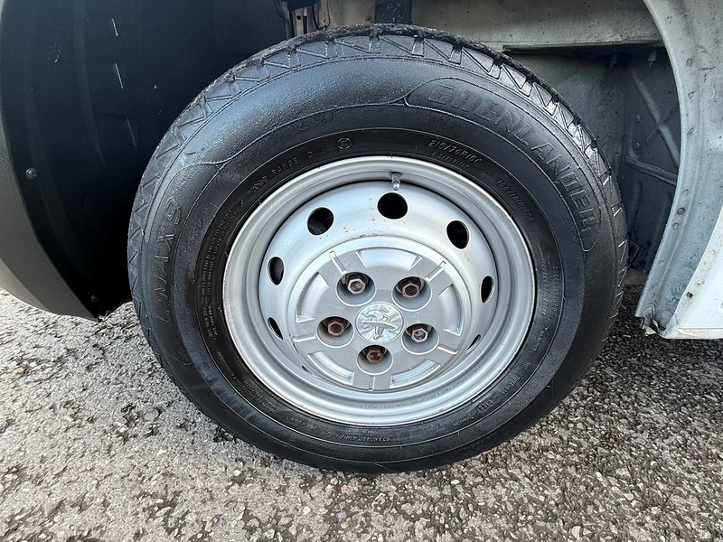 Peugeot 2.2 BlueHDi 335 Professional Panel Van 5dr Diesel Manual L3 H2 Euro 6 (s/s) (140 ps)