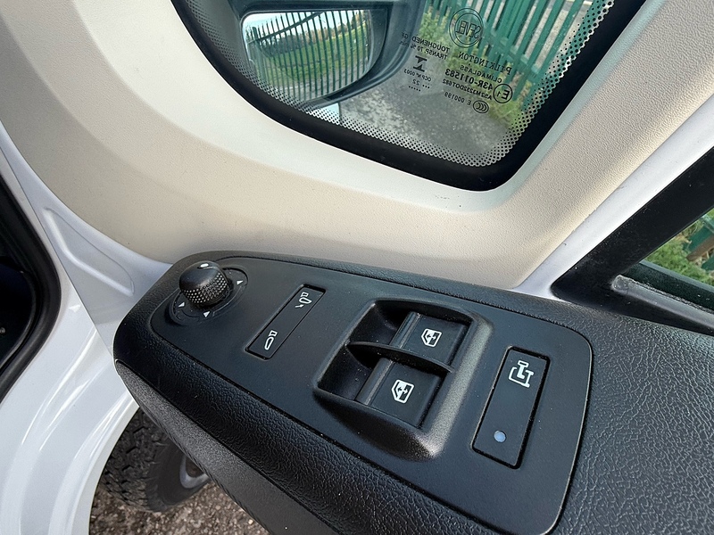 Peugeot 2.2 BlueHDi 335 Professional Panel Van 5dr Diesel Manual L3 H2 Euro 6 (s/s) (140 ps)