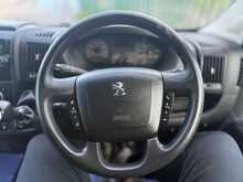 Peugeot Boxer BlueHDi 335 Professional 