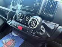 Peugeot Boxer BlueHDi 335 Professional 