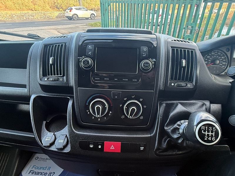 Peugeot 2.2 BlueHDi 335 Professional Panel Van 5dr Diesel Manual L3 H2 Euro 6 (s/s) (140 ps)