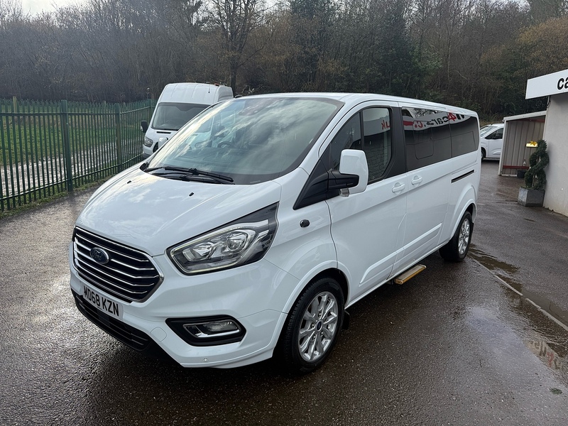 Ford 2.0 310 EcoBlue Titanium Minibus Double Cab 5dr Diesel Manual L2 Euro 6 (s/s) (130 ps)
