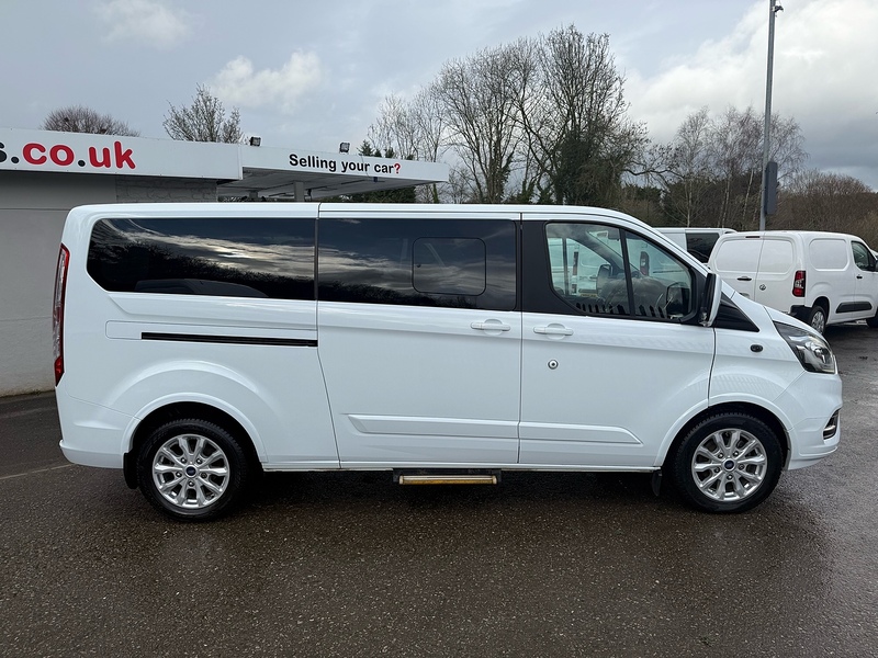 Ford 2.0 310 EcoBlue Titanium Minibus Double Cab 5dr Diesel Manual L2 Euro 6 (s/s) (130 ps)