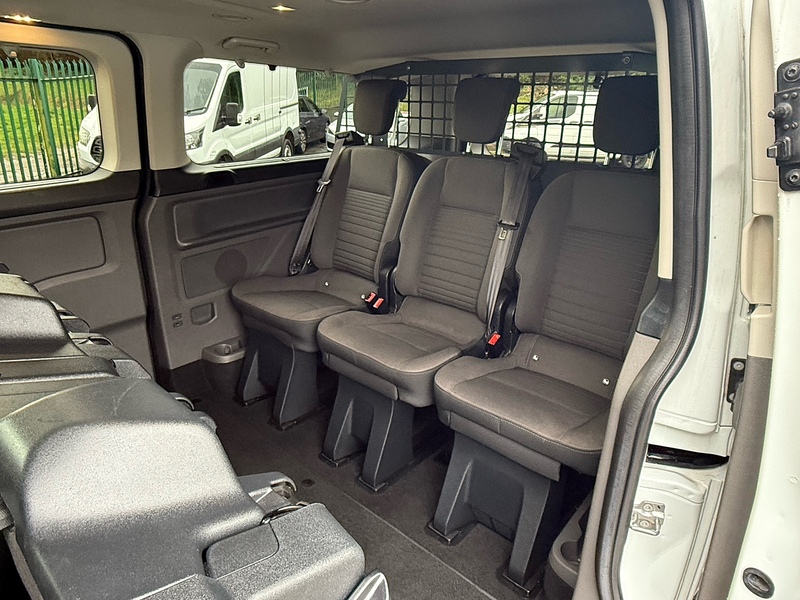 Ford 2.0 310 EcoBlue Titanium Minibus Double Cab 5dr Diesel Manual L2 Euro 6 (s/s) (130 ps)