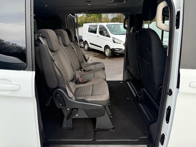Ford 2.0 310 EcoBlue Titanium Minibus Double Cab 5dr Diesel Manual L2 Euro 6 (s/s) (130 ps)