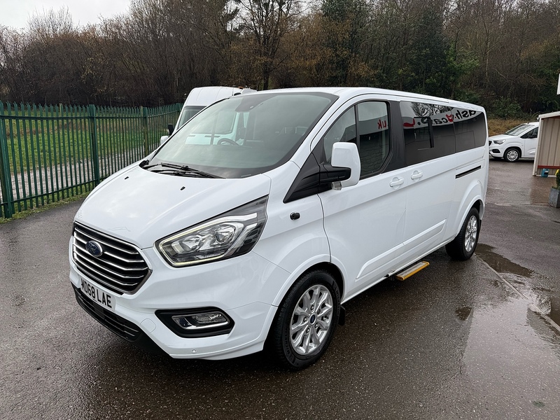 Ford 2.0 310 EcoBlue Titanium Minibus Double Cab 5dr Diesel Manual L2 Euro 6 (s/s) (130 ps)