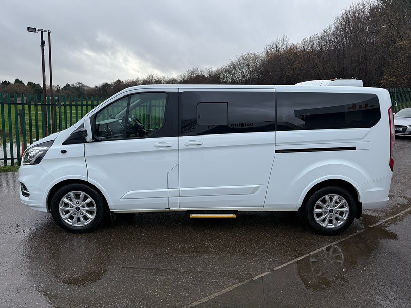 Ford 2.0 310 EcoBlue Titanium Minibus Double Cab 5dr Diesel Manual L2 Euro 6 (s/s) (130 ps)