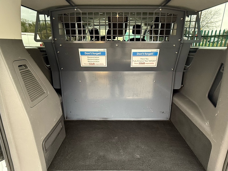 Ford 2.0 310 EcoBlue Titanium Minibus Double Cab 5dr Diesel Manual L2 Euro 6 (s/s) (130 ps)