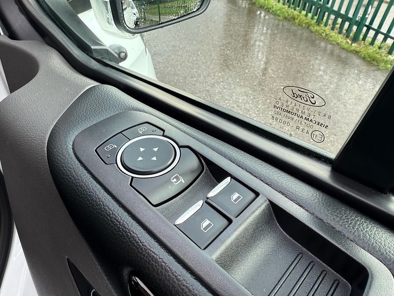 Ford 2.0 310 EcoBlue Titanium Minibus Double Cab 5dr Diesel Manual L2 Euro 6 (s/s) (130 ps)