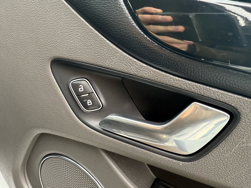 Ford 2.0 310 EcoBlue Titanium Minibus Double Cab 5dr Diesel Manual L2 Euro 6 (s/s) (130 ps)